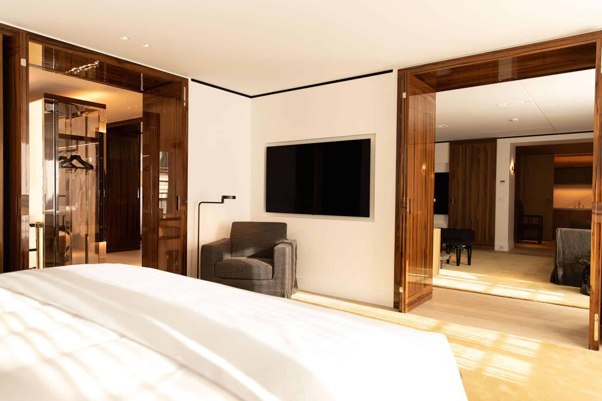 Suite 25