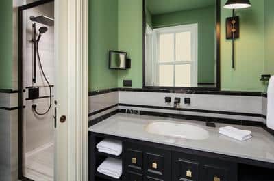 Signature King Suite