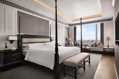 M Club lounge access, Vice Presidential Suite, 1 King