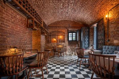 Vigneron Wine House Restaurant