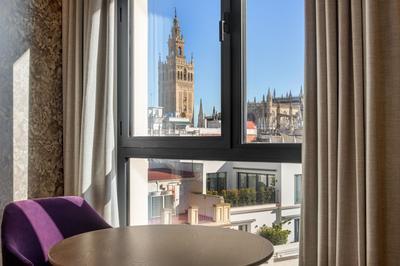 Deluxe Giralda
