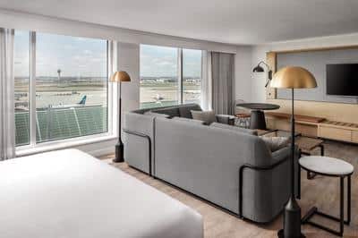 Junior Suite Airport View