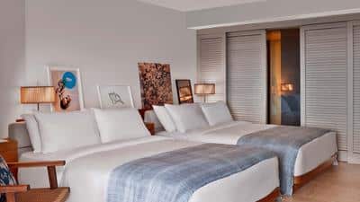 2 Queen Beds Ocean View