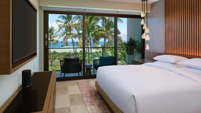 3 Bedroom Ilikai Villa – 2 Kings 1 Queen Partial Ocean View with ADA Tub and Shower