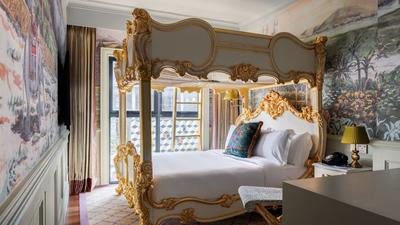 Royal Deluxe, Guest room, 2 Queen(s), City view