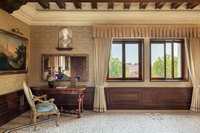 Junior Deluxe Suite