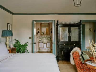 Large Walled Garden Room