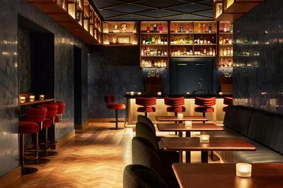 Black Lacquer Bar