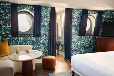 Headliner Suite