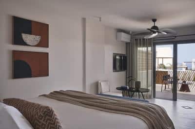 Supreme Pool View Suite