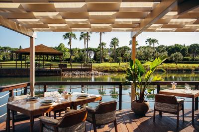 Makris on the Lake Restaurant