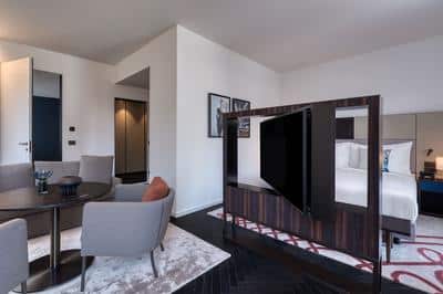 Contemporary Studio Suite