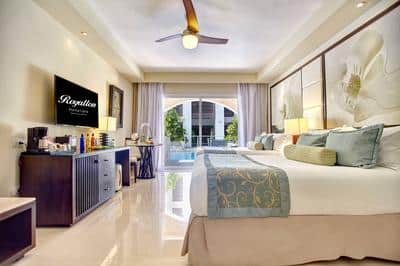 Luxury Swim Out Suite