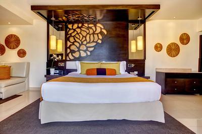 Honeymoon Jacuzzi Suite
