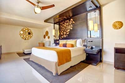 Honeymoon Jacuzzi Suite