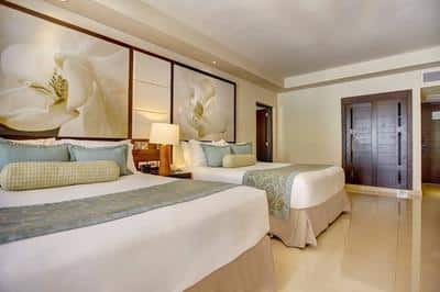 Luxury Swim Out Suite