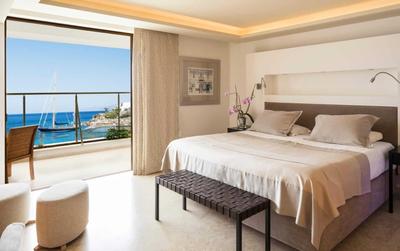 Five Bedroom Waterfront Diamond Residence - Chrysi