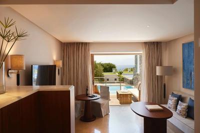 Peninsula Collection One Bedroom Suite