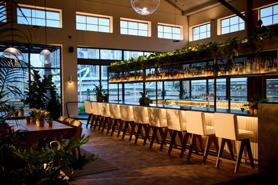 Crane Bar & Lounge