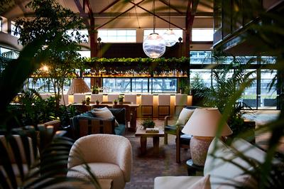 Crane Bar & Lounge