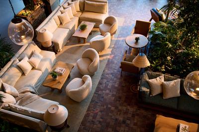 Crane Bar & Lounge