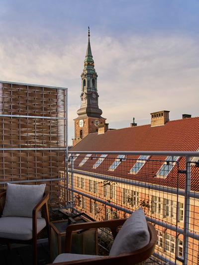Skyline King Balcony