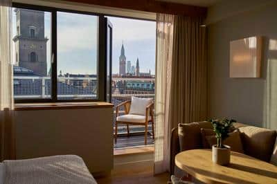 Skyline King Balcony