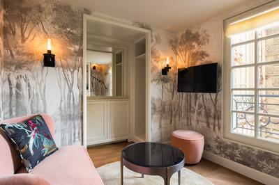 Le Petit Pavillon - Triplex Apartment with private entrance