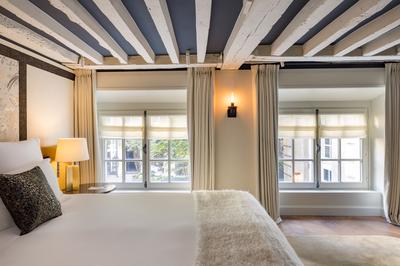 Le Petit Pavillon - Triplex Apartment with private entrance