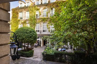 Le Petit Pavillon - Triplex Apartment with private entrance