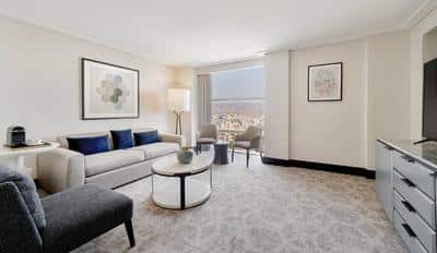 Deluxe Suite City View