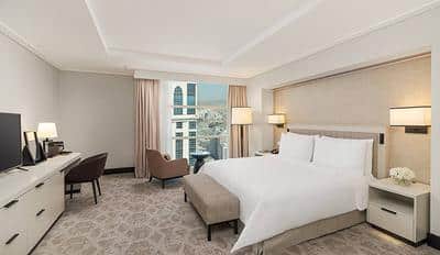 Deluxe Room King City View2