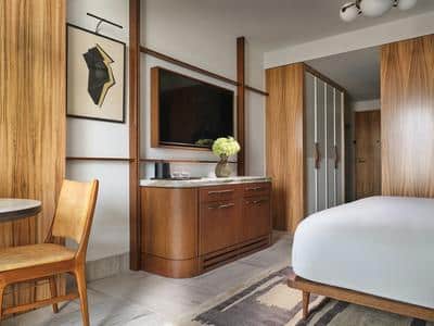 King Deluxe Room with City View and Balcony