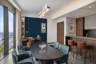 King One Bedroom Corner Suite Bay View