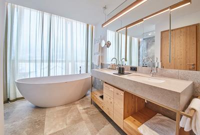 Summit Suite