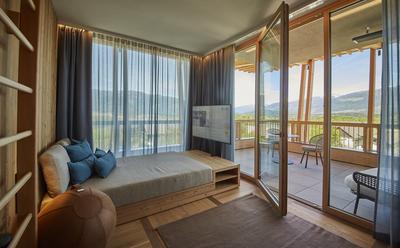 Summit Suite