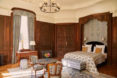 The Baroness' Suite