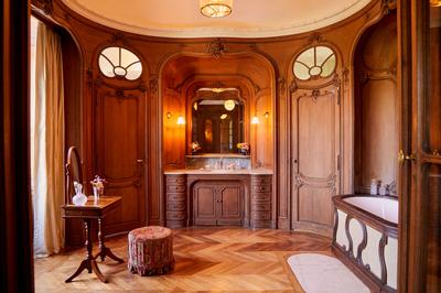 The Baroness' Suite