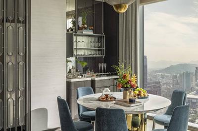 Four Season Executive Suite