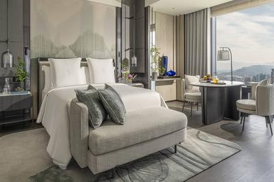 Four Season Executive Suite