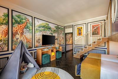 Signature Safari Family Room