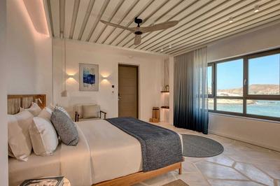 Classic Sea View Suite - 200m from the Main Hotel