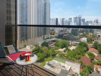 1 King Bed Standard High Floor Balcony