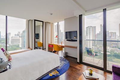 1 King Premium Garden View Corner Balcony