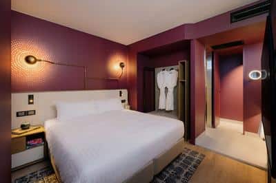 1 King 1 Bedroom Suite City View