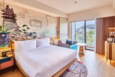 1 King Bed Standard