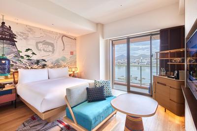 1 King Bed Standard River View