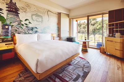 1 King Bed Standard Castle View