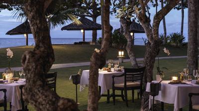 Bella Cucina Italian Restaurant - Outdoor Sunset T