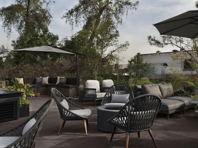 La Caña Rooftop Bar & Restaurant